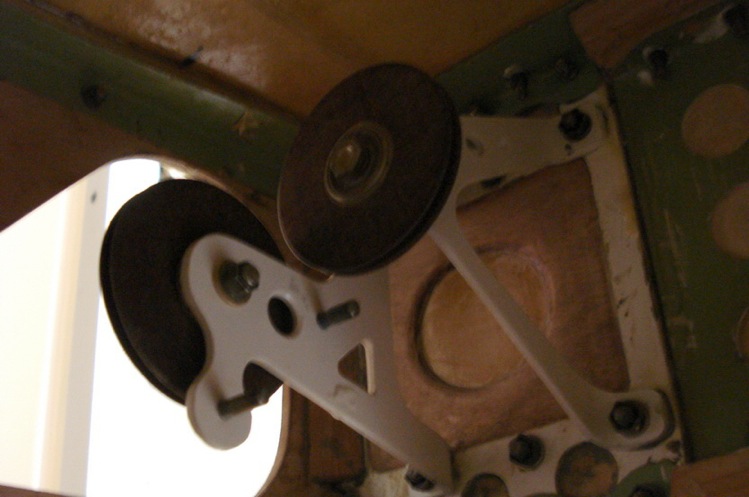 a_flight_controlls_5
